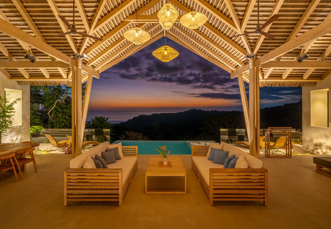 Villa in Bahía Ballena - Tropical Oceanview Retreat: 11BR for 27 Guests