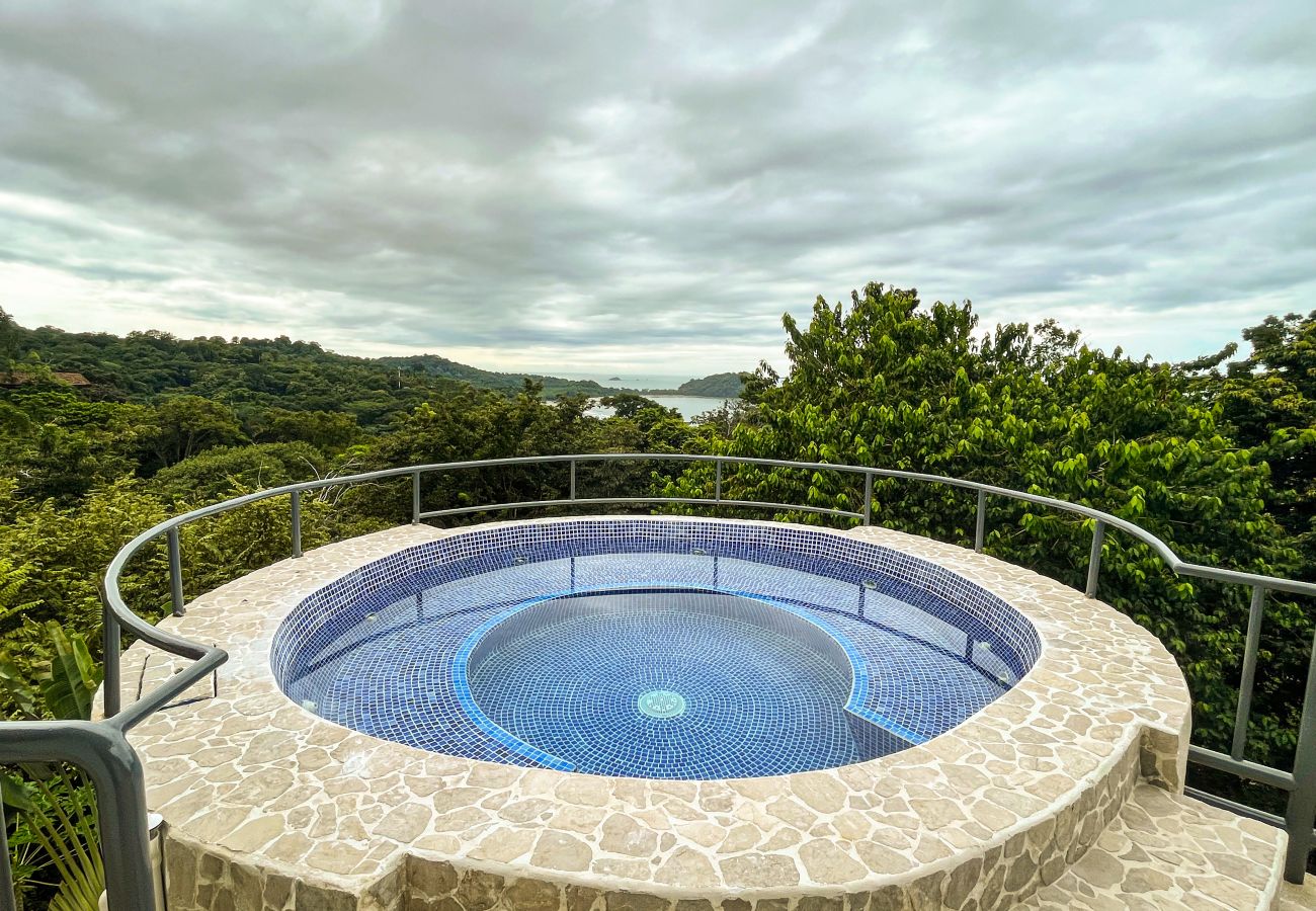 Villa in Quepos - Luxurious Oceanview Villa, Just a 10-Minute Walk to the Beach