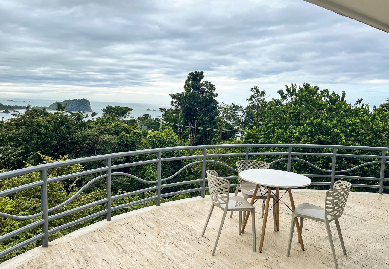 Villa in Quepos - Luxurious Oceanview Villa, Just a 10-Minute Walk to the Beach