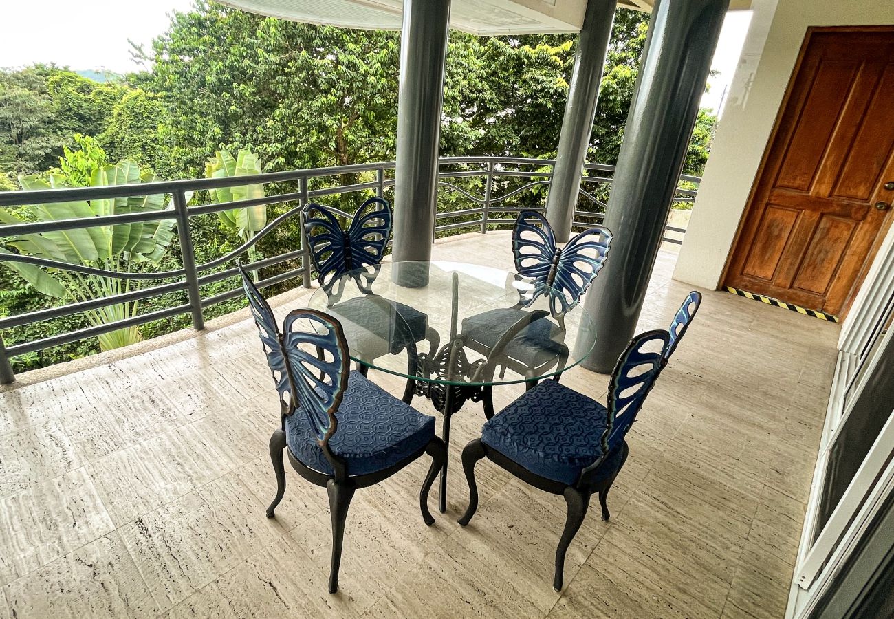 Villa in Quepos - Luxurious Oceanview Villa, Just a 10-Minute Walk to the Beach