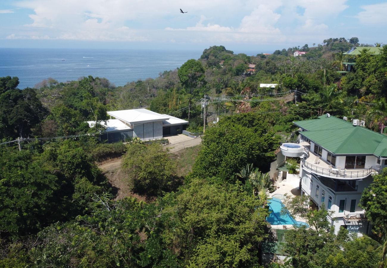 Villa in Quepos - Luxurious Oceanview Villa, Just a 10-Minute Walk to the Beach