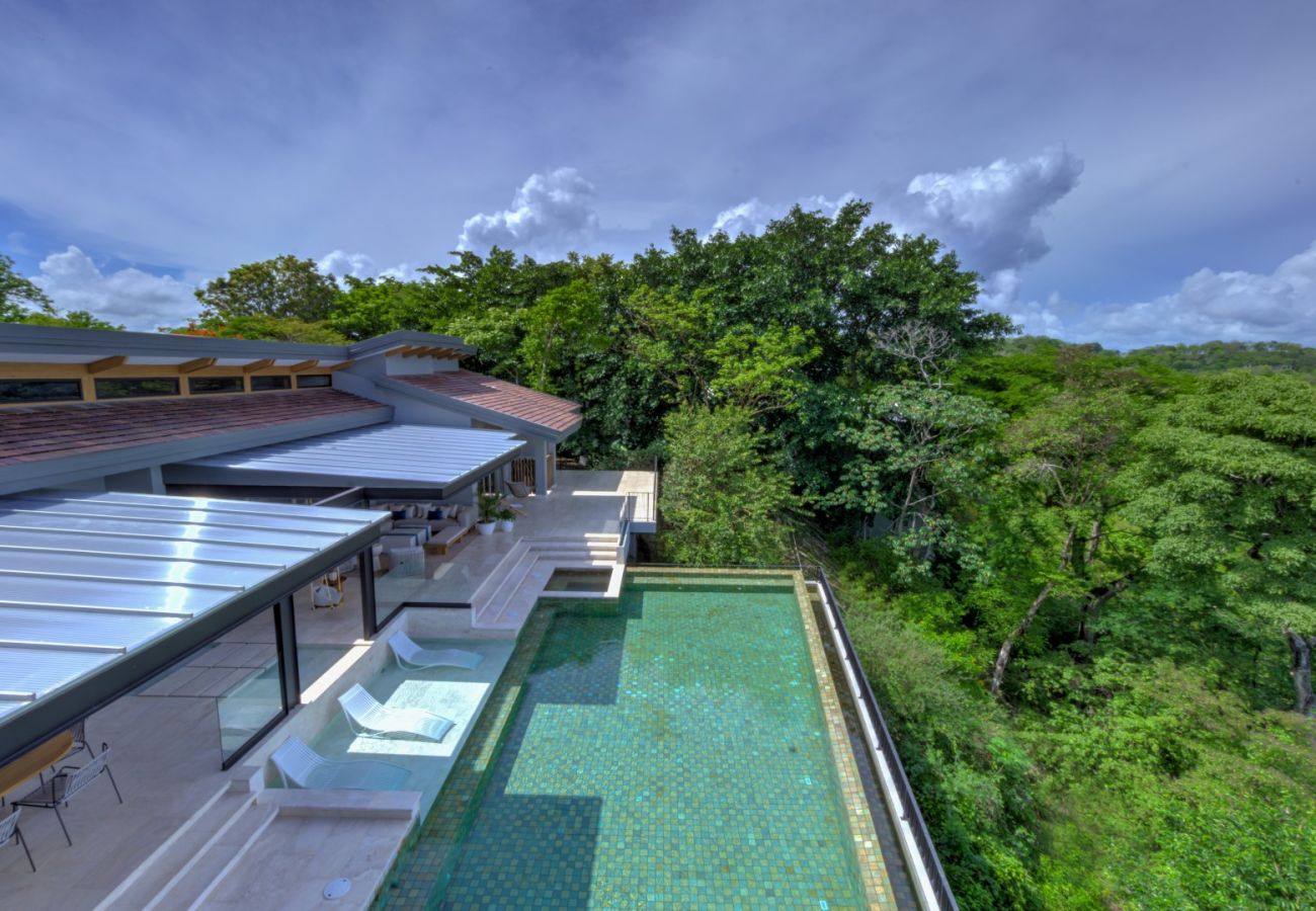 Villa in Nacascolo - Breathtaking Oceanfront Villa with Expansive Infinity Pool and Full Concierge Services